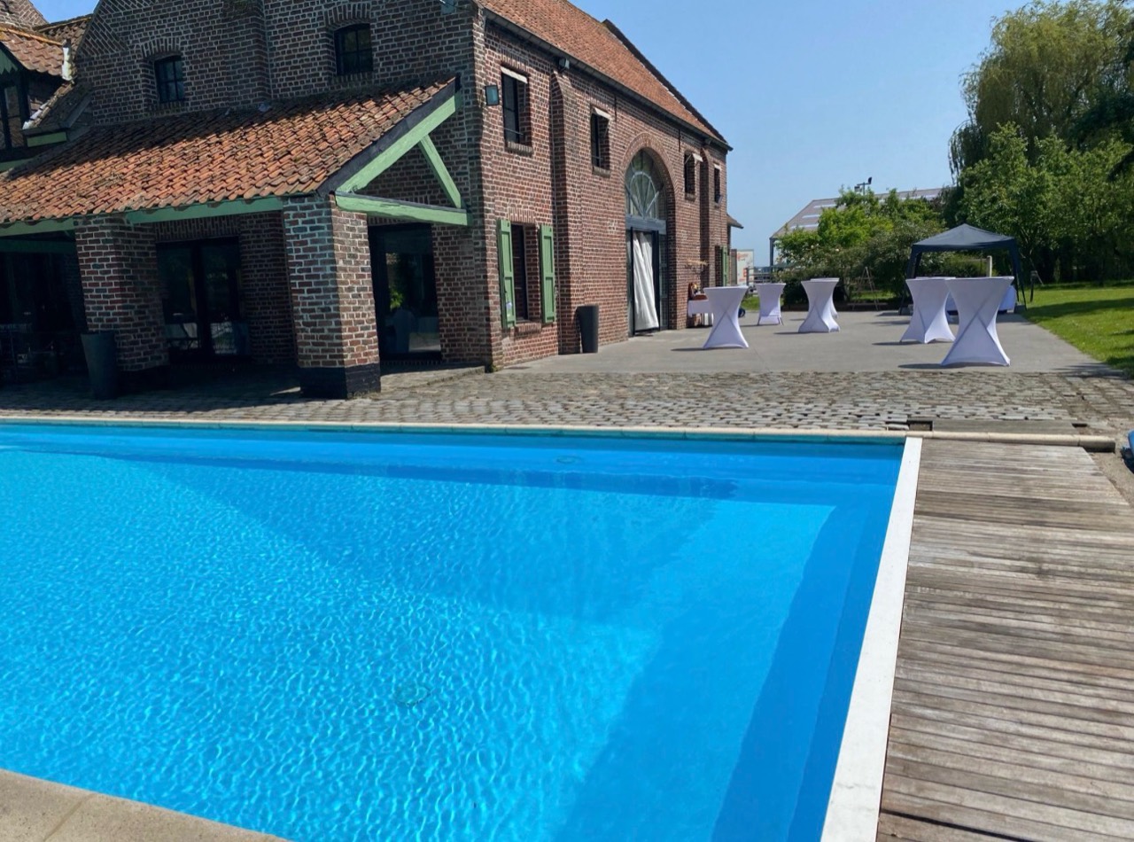 Domaine avec piscine – photo 1